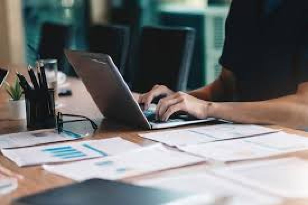 Gestoría online para resolver dudas sobre IVA e IRPF